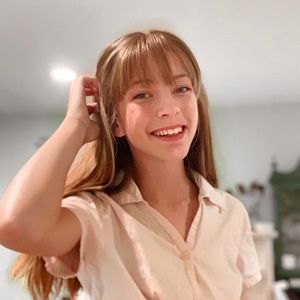 Meet your Posher, Roxy